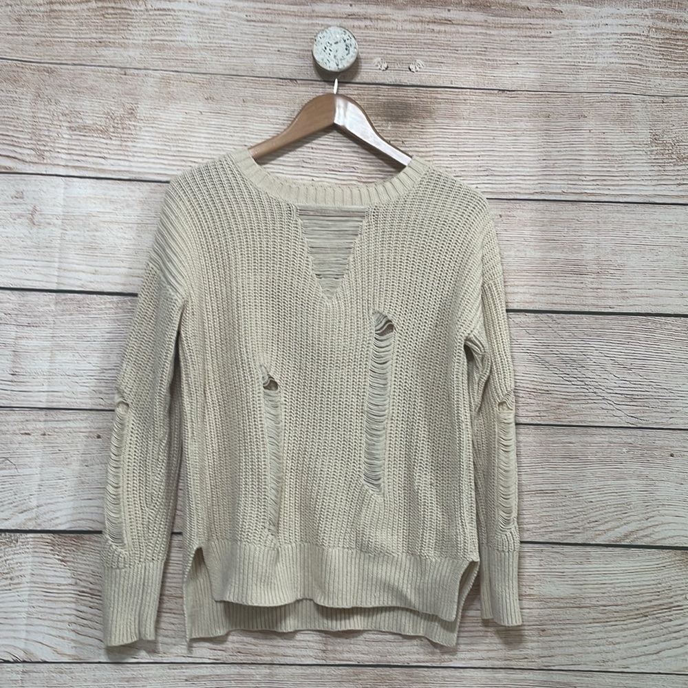 Pink Rose Women’s Medium Cream Distressed Long Sleeve Sweater